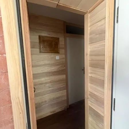 Entièrement Rénové Avec Grande Terrasse *