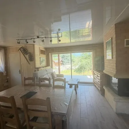 Entièrement Rénové Avec Grande Terrasse Сasa de vacaciones